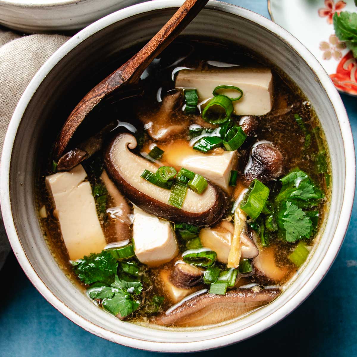 15-Minute Mushroom and Cabbage Soup